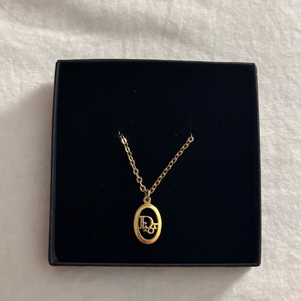 Christian Dior Vintage Logo Oval Pendant Necklace - Picture 4 of 11